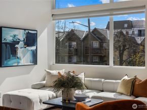 926 N 35th Street, Seattle WA 98103