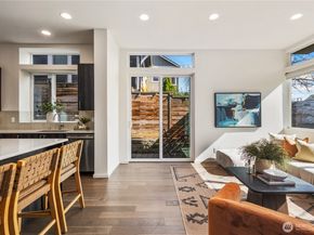 926 N 35th Street, Seattle WA 98103