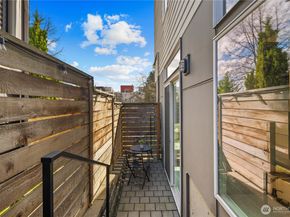 926 N 35th Street, Seattle WA 98103
