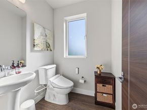 508 Heron Walk SE, Sammamish WA 98074