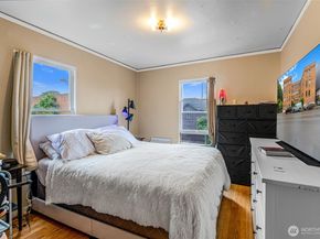 1427 3rd Avenue W 8, Seattle WA 98119