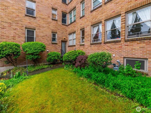 1427 3rd Avenue W 8, Seattle WA 98119