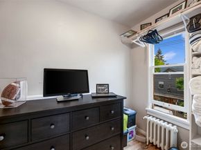1427 3rd Avenue W 8, Seattle WA 98119