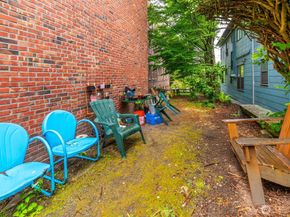 1427 3rd Avenue W 8, Seattle WA 98119