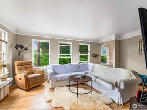 1427 3rd Avenue W 8, Seattle WA 98119