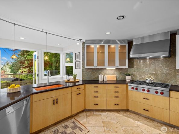 4290 Shoreclub Drive, Mercer Island WA 98040