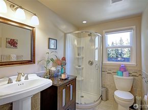 14555 8th Avenue NE, Shoreline WA 98155