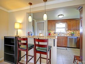 14555 8th Avenue NE, Shoreline WA 98155