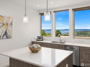 1935 B 7th Avenue W, Seattle WA 98119