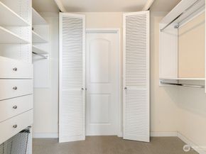 521 5th Avenue W 805, Seattle WA 98119