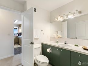 521 5th Avenue W 805, Seattle WA 98119