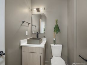 2302 E Pike Street, Seattle WA 98122