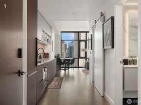 889 Avenue Square NE 908, Bellevue WA 98004