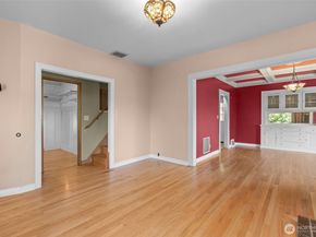 2010 NE 54th Street, Seattle WA 98105