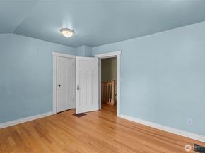 2010 NE 54th Street, Seattle WA 98105