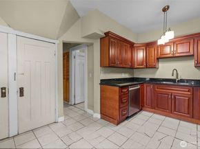 2010 NE 54th Street, Seattle WA 98105