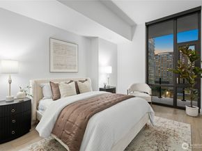 889 Avenue Square NE 807, Bellevue WA 98004