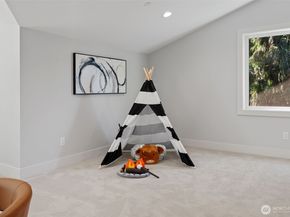 11027 SE 30th Place, Bellevue WA 98004