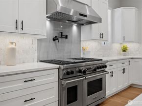 11027 SE 30th Place, Bellevue WA 98004
