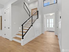 11027 SE 30th Place, Bellevue WA 98004