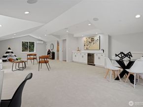 11027 SE 30th Place, Bellevue WA 98004