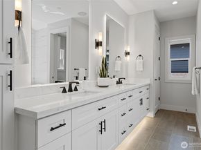 11027 SE 30th Place, Bellevue WA 98004