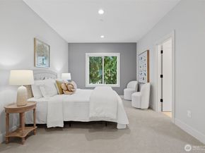 11027 SE 30th Place, Bellevue WA 98004