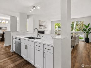3710 26th Place W 405, Seattle WA 98199