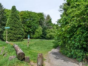3710 26th Place W 405, Seattle WA 98199