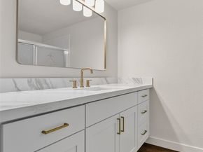 3710 26th Place W 405, Seattle WA 98199