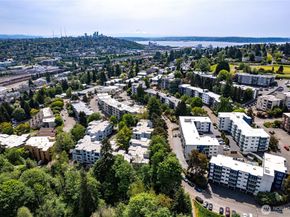3710 26th Place W 405, Seattle WA 98199