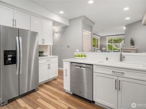 4126 248TH Court SE 80, Sammamish WA 98029
