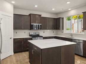 27920 15th Avenue S, Federal Way WA 98003