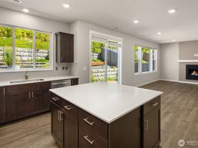 27920 15th Avenue S, Federal Way WA 98003