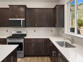 27920 15th Avenue S, Federal Way WA 98003