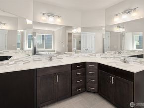 27920 15th Avenue S, Federal Way WA 98003