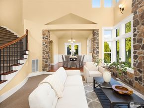 18638 92nd Avenue NE, Bothell WA 98011