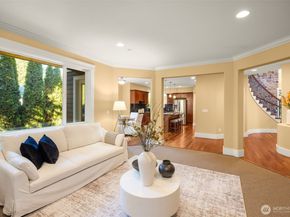 18638 92nd Avenue NE, Bothell WA 98011