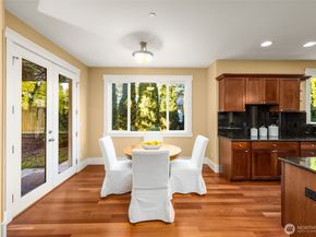 18638 92nd Avenue NE, Bothell WA 98011