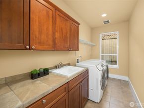 18638 92nd Avenue NE, Bothell WA 98011