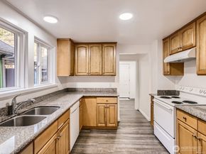 5242 11 Avenue NE, Seattle WA 98105