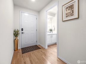 4714 NE 18th Place A, Renton WA 98059