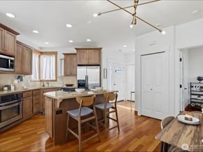 13356 NE 134th Place 9, Kirkland WA 98034