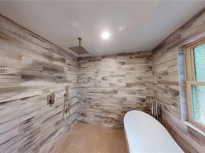 14340 93rd Avenue NE, Kirkland WA 98034