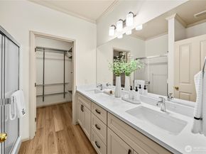 4450 248th Lane SE, Sammamish WA 98029