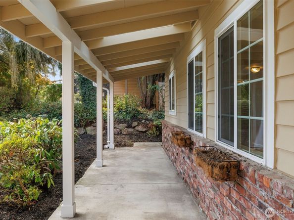 6005 121st Avenue SE, Bellevue WA 98006