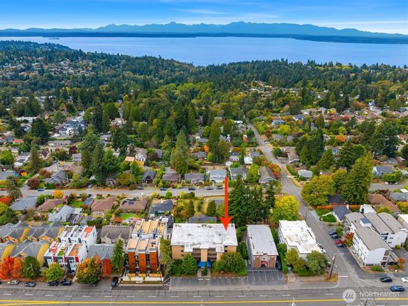 11239 Greenwood Avenue N 304, Seattle WA 98133