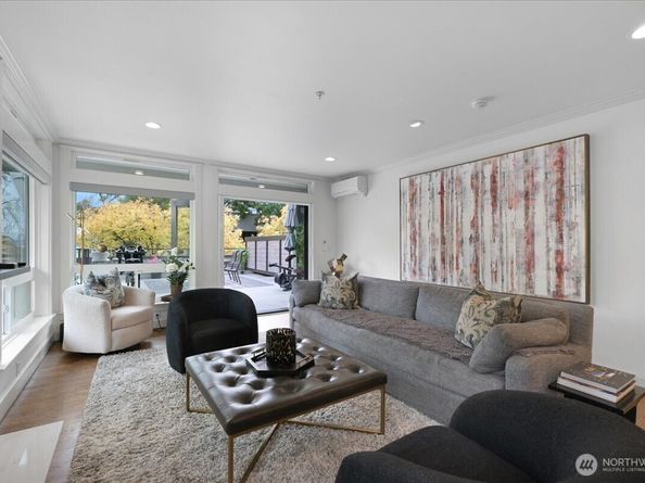 121 Lakeside Avenue 201, Seattle WA 98122
