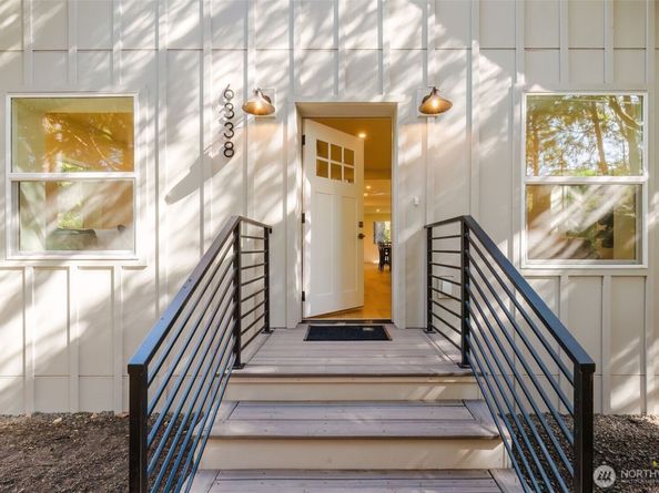 6338 Blakely Avenue NE, Bainbridge Island WA 98110