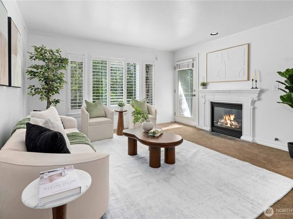 215 20th Avenue E 204, Seattle WA 98112